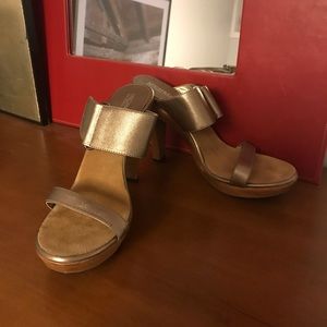 MICHAEL Michael Kors wooden heel platform sandal